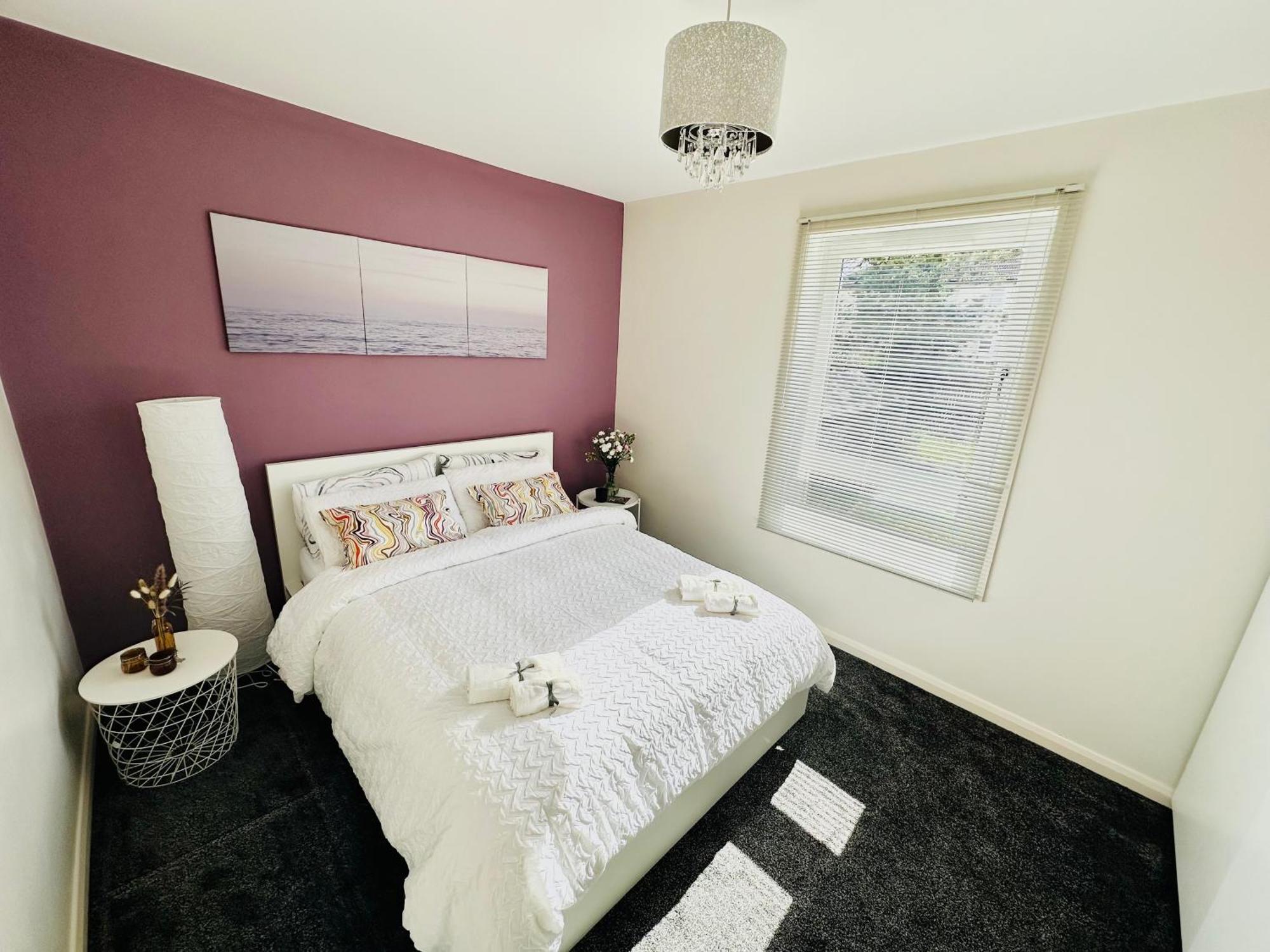 Glasgow Modern Style Home , Separate Entrance 외부 사진