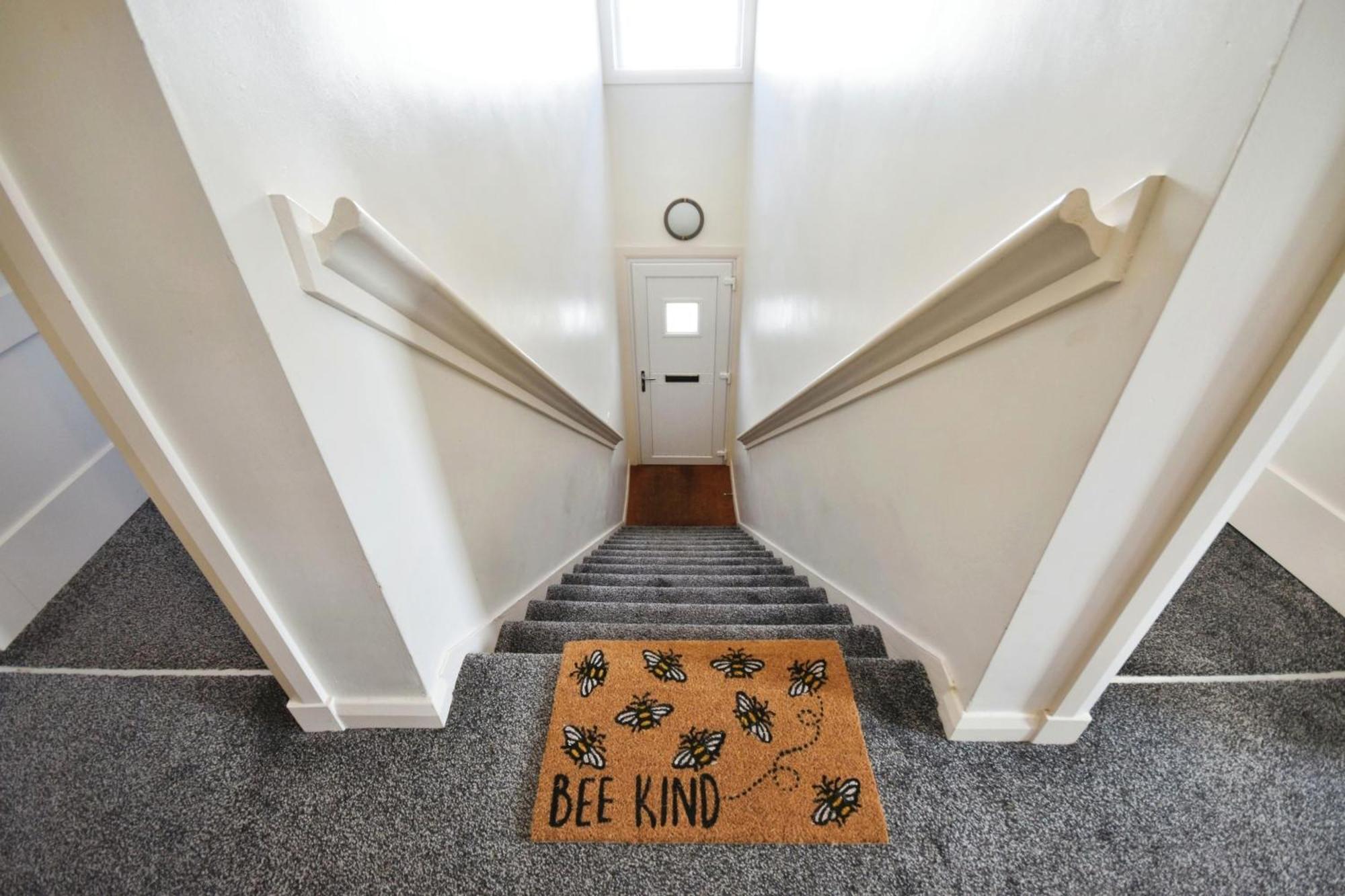 Glasgow Modern Style Home , Separate Entrance 외부 사진