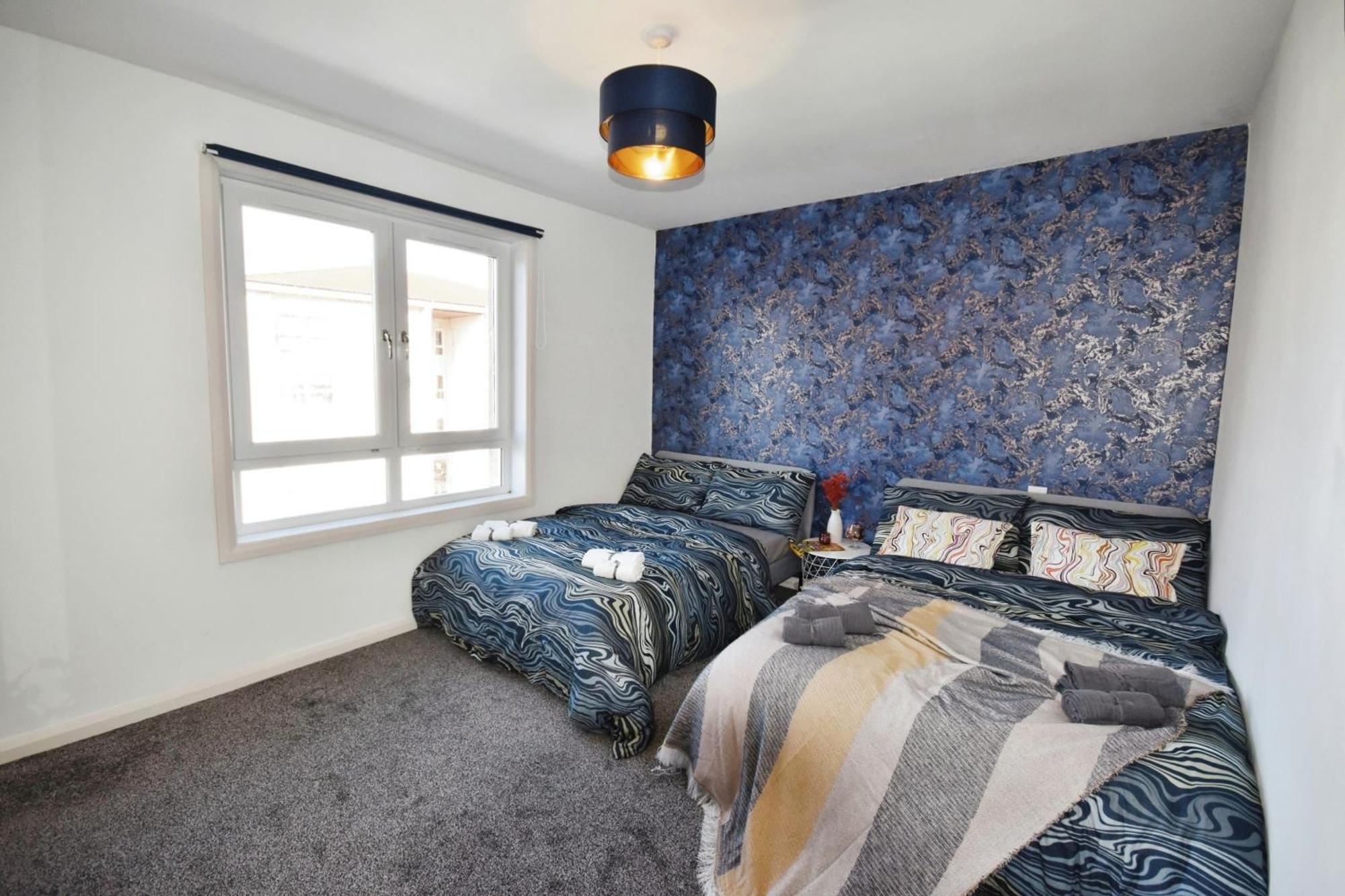 Glasgow Modern Style Home , Separate Entrance 외부 사진