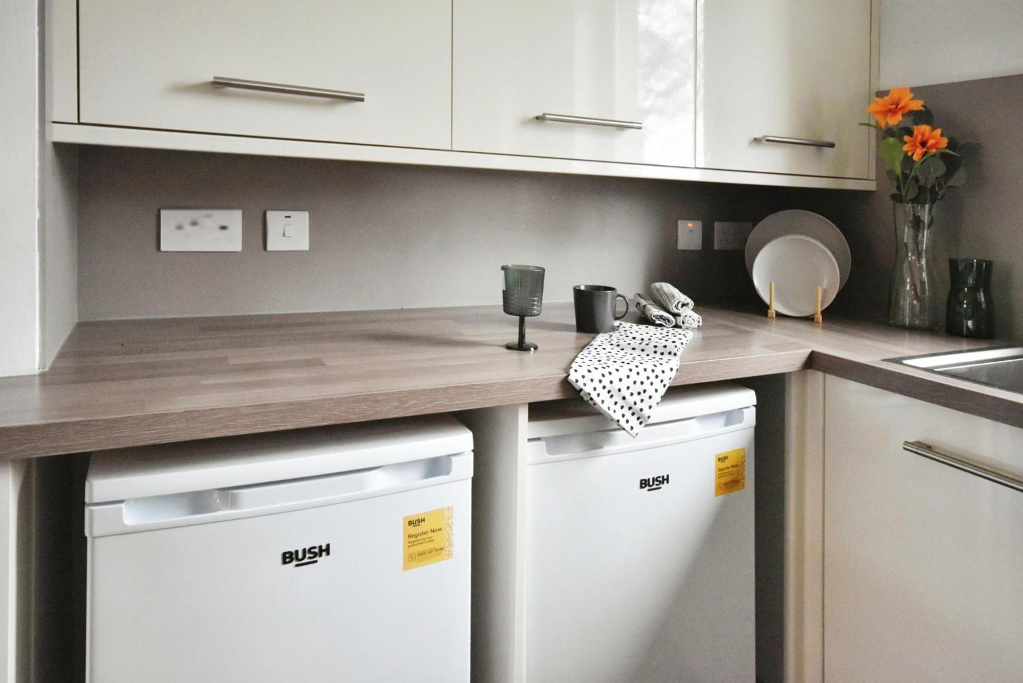 Glasgow Modern Style Home , Separate Entrance 외부 사진